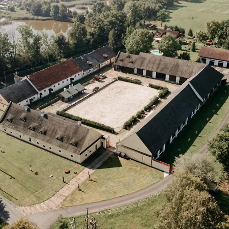 Dvur Olsiny -Hotel And Horse-Riding Karvina