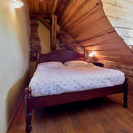 Dvur Olsiny -hotel And Horse-riding Hotel