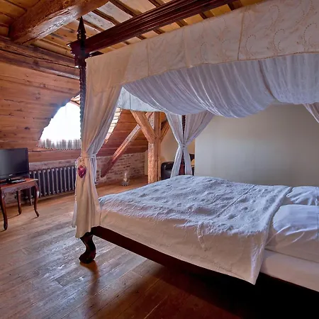 Dvur Olsiny -hotel And Horse-riding