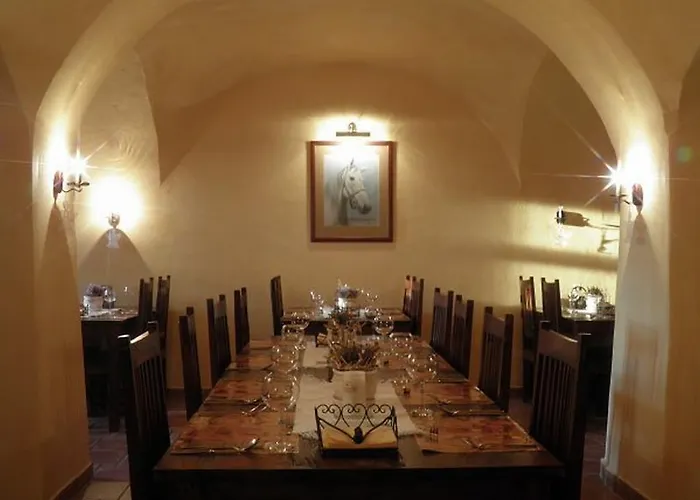Dvur Olsiny -hotel And Horse-riding Hotel